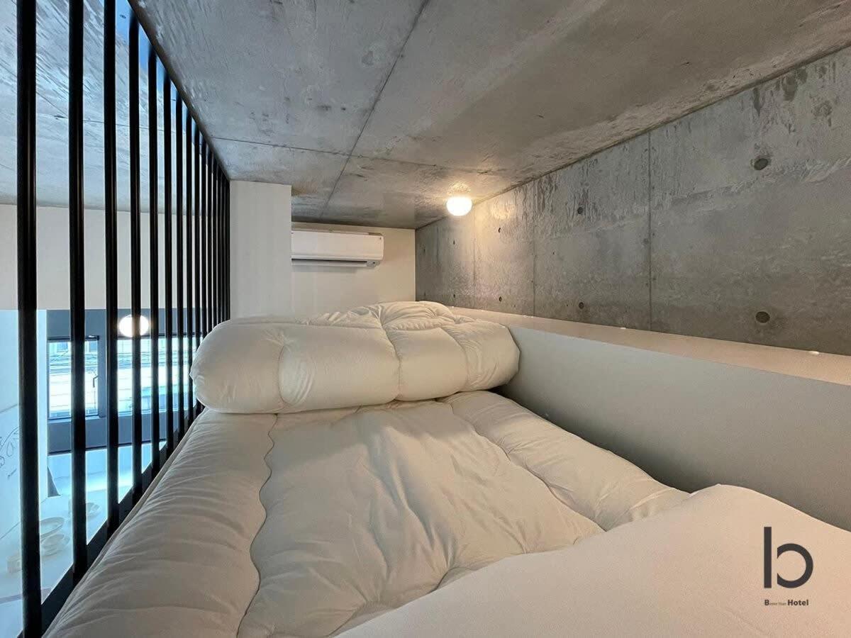 Bhotel Nekoyard - Stylish Loft Studio Steps From Peace Park Hiroshima Exterior photo